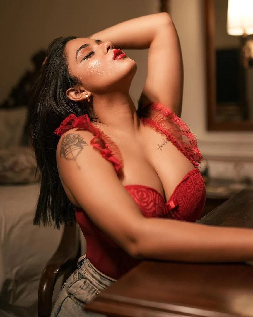 Slay the Scene Bustier Lingerie Set - Image 5